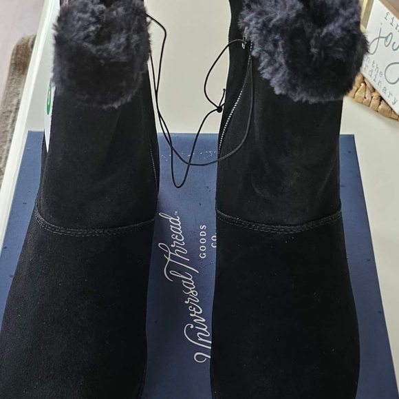 NEW,Universal Thread Genuine Leather Women's Size 10 Boots, 1 PAIR For 10.00 - Picture 2 of 7